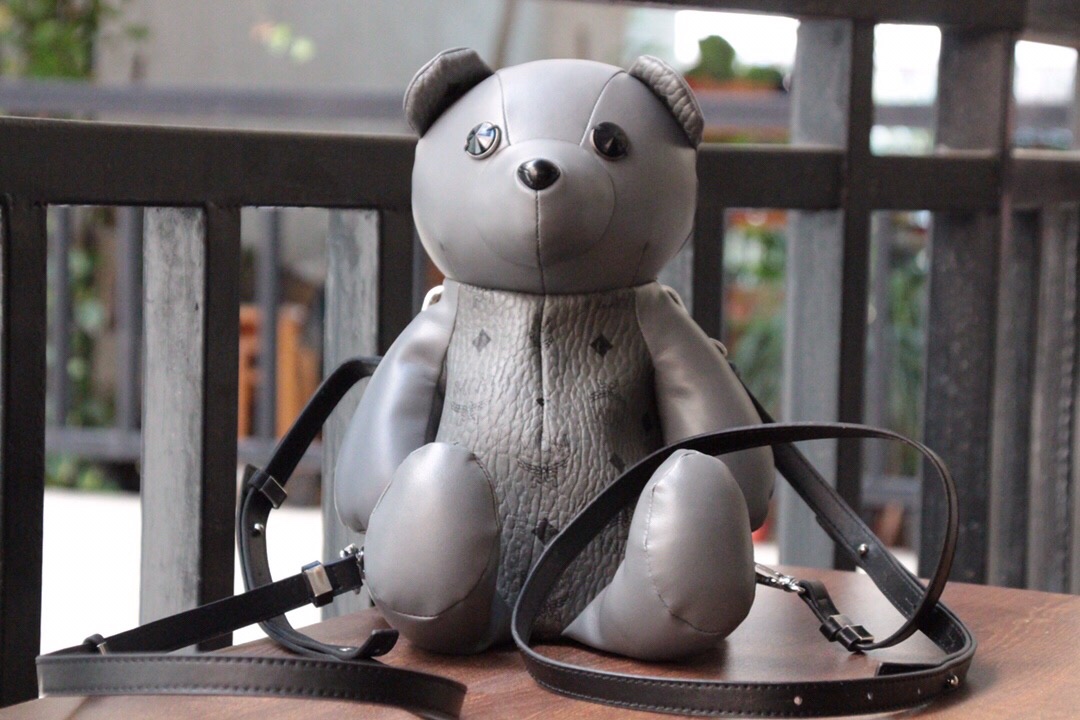 กระเป๋า mcm backpack รูปหมี 38 cm