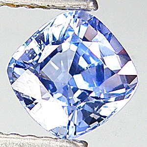 Blue Sapphire พลอยไพลินเนื้อแข็ง รูปจอทีวี Cushion หนัก 1.30 กะรัตสีน้ำเงิน โทนสว่าง สีเปิดมองตาเปล่าไม่มีตำหนิ ส่องด้วยกล้องขยายสะอาด 99%