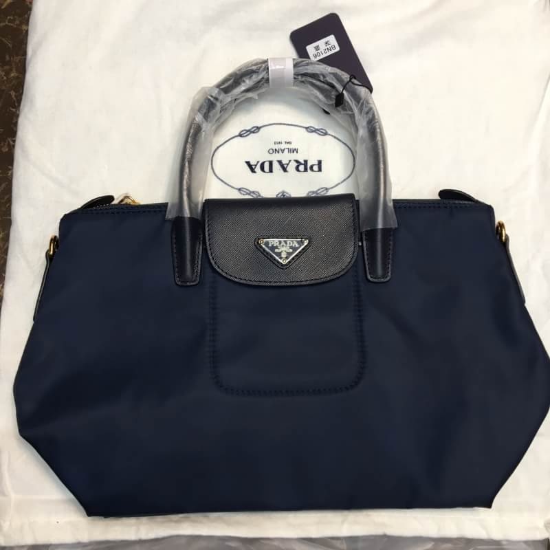 กระเป๋า pd nylon tessuto saffiano tote bag new 12" สีน้ำเงินกรมท่า หนังอิมพอร์ท