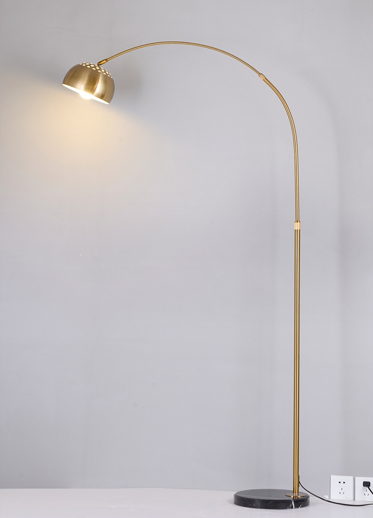 โคมไฟตั้งพื้นทรงโค้งโมเดิร์นสีทอง [FLMG-1]