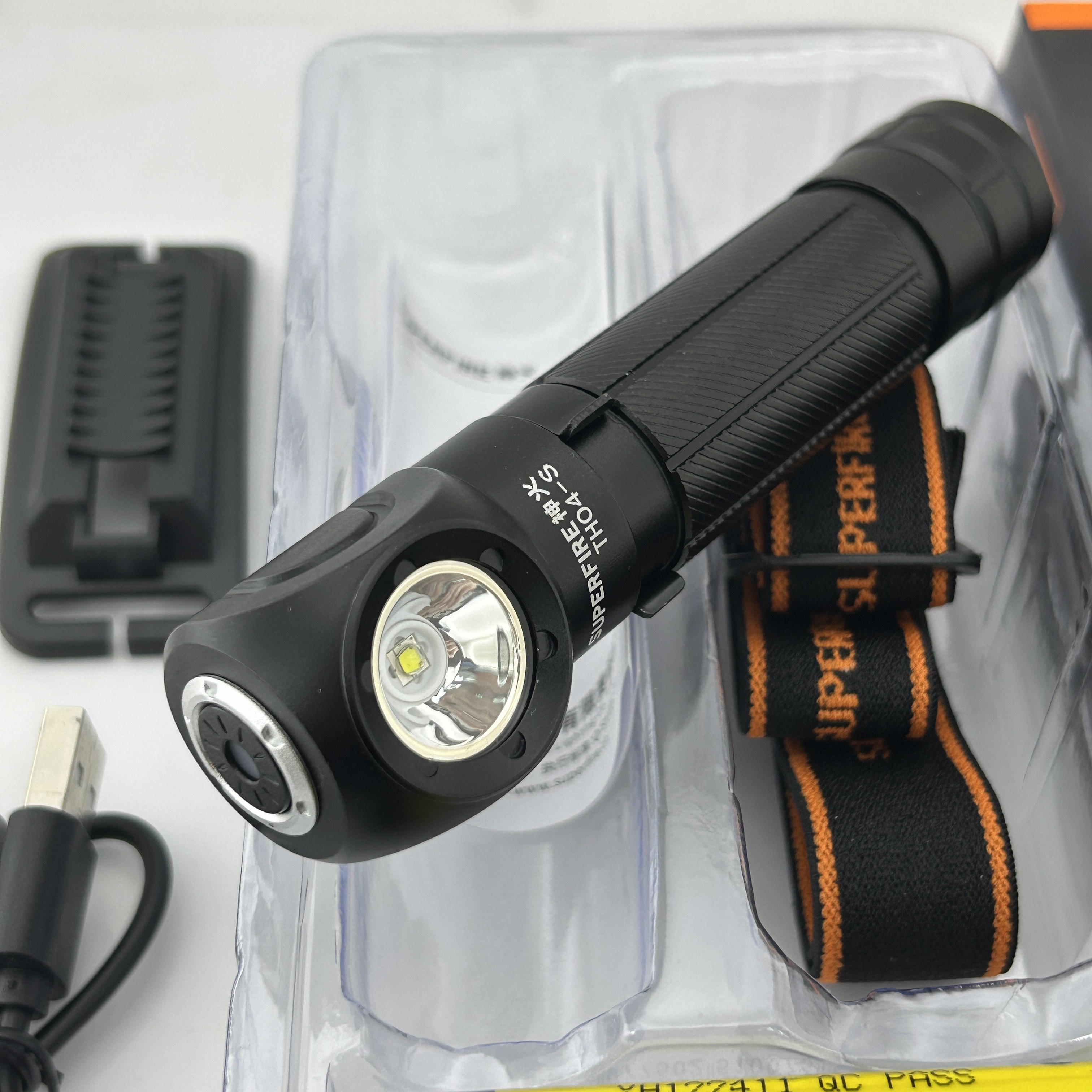 ชุดเซตไฟฉาย SuperFire รุ่น TH04-S แสงขาว 1200 ลูเมน 6โหมด USB Rechargeable