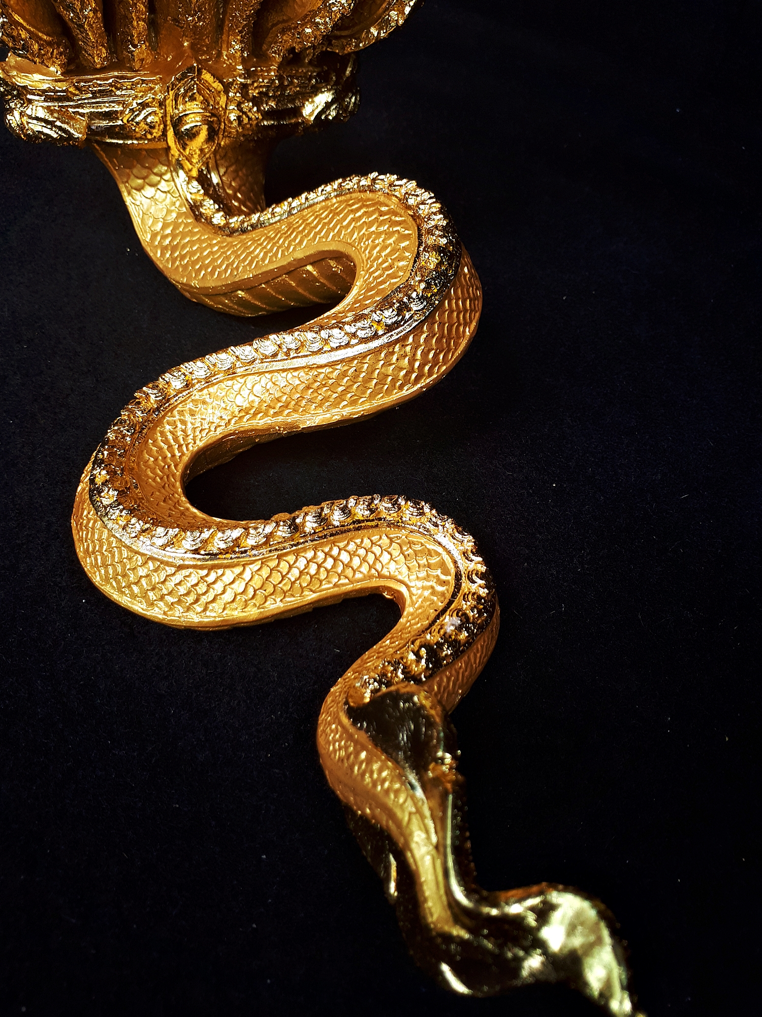 รูปหล่อ พญานาค อนันตนาคราช 7เศียร เลื่อย สีทอง เนื้อโลหะ (ปิดทอง ชุบทองด้าน ยาว14นิ้ว สูง11.5นิ้ว) (ขายปลีก ขายส่ง งานฝีมือสั่งทำหล่อ)