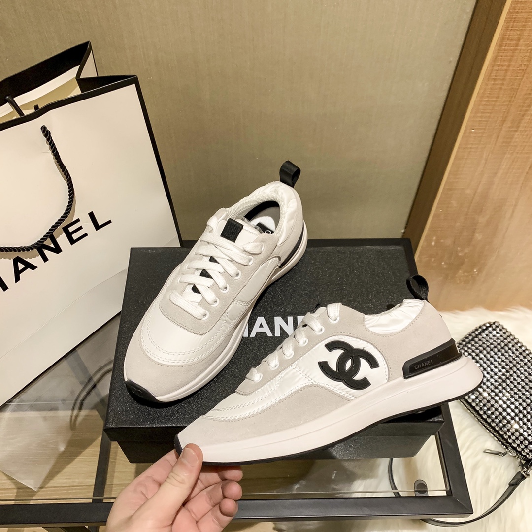 รองเท้า cn sneakers รุ่นใหม่ สอบถามไซส์ได้ค่ะสต็อคของเปลี่ยนตลอด