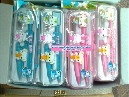 P03675 ชุดกล่องวงเวียนพร้อมไส้ดินสอ ราคาส่งต่อ 1 โหล : 12 อัน (180 บ/โหล ส่ง 15 บาท ขายส่งทุกอย่าง 20 บาท)