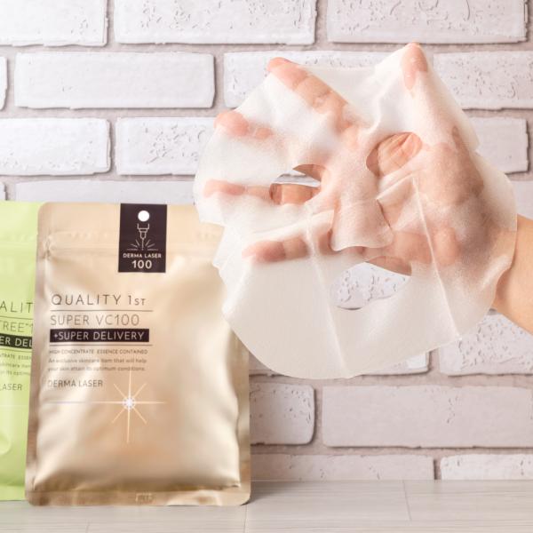 (ซองสีทอง) Quality 1St Derma Laser Super VC 100 (7 แผ่น/ 1ซอง) มาส์กสุดฮิตจากญี่ปุ่น อุดมด้วยวิตามินซี 4 ชนิด ช่วยเผยผิวกระจ่างใส กระชับ ด้วยเทคโนโลยีนาโนแคปซูลช่วยนำพาสารบำรุงซึมเข้าผิวได้ดียิ่งขึ้น และแผ่นมาส์กทำจากฝ้ายละมุน แนบชิดผิวกระชับ ช่วยผลักสารบ