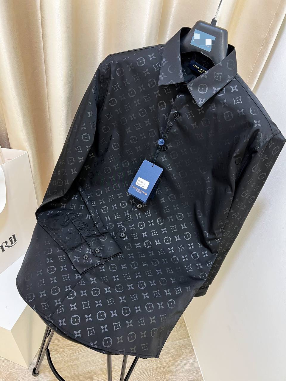 เสื้อเชิ้ต LV แขนยาว size m-3xl สีดำ