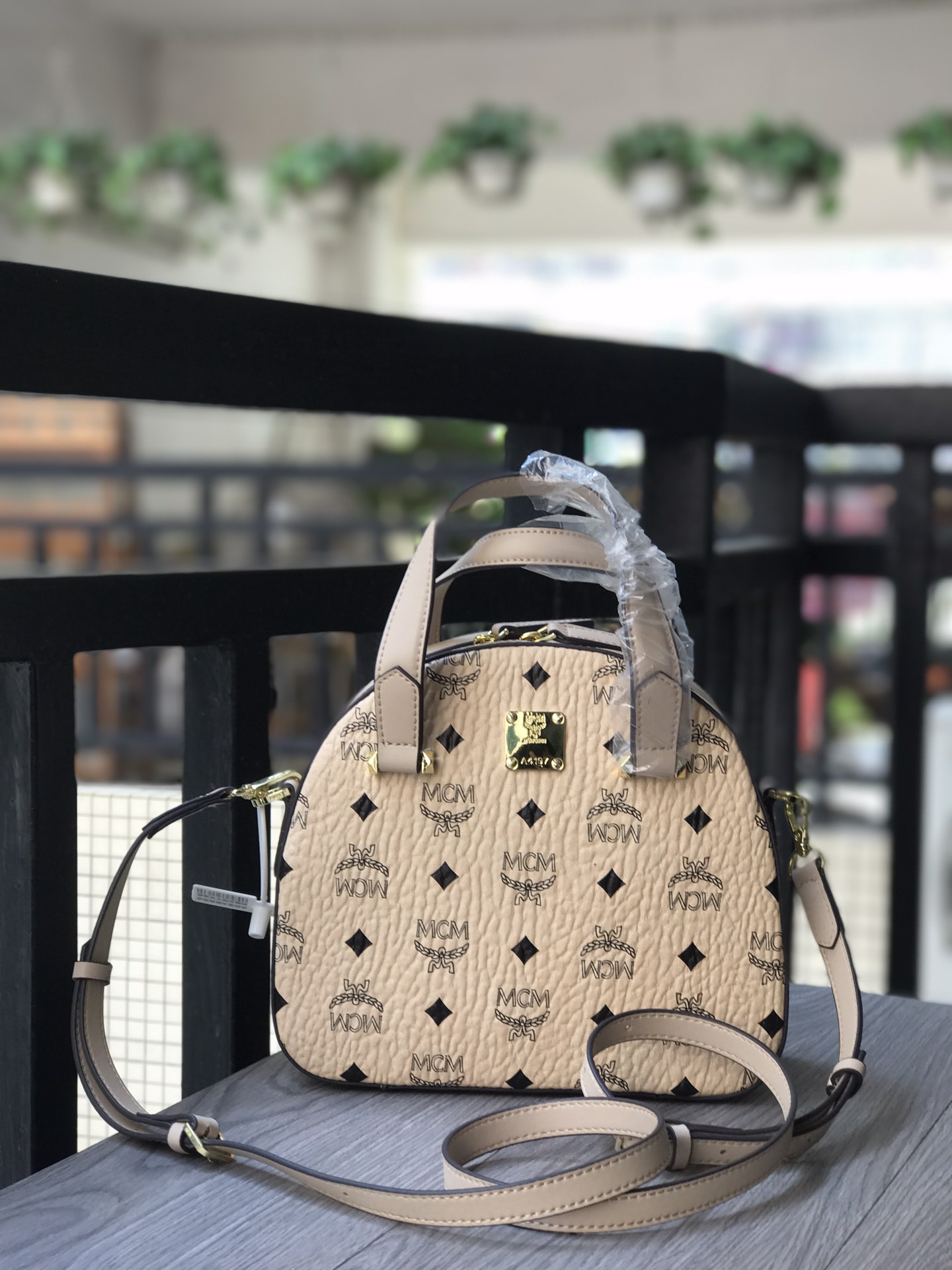 กระเป๋า mcm visetose 9 นิ้ว สะพายข้าง