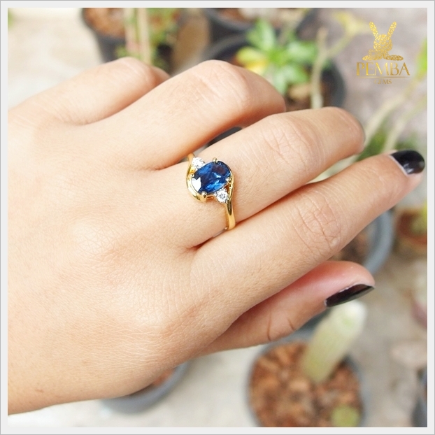 แหวนไพลินจันท์ หายาก ดีไซน์เก๋ๆ เพิ่มเสน่ห์น่าหลงใหล(สามารถสั่งทำได้ค่ะ)