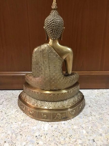 รูปหล่อ พระพุทธรูปสุโขทัย จีวรลายดอกพิกุล ฐาน12ราศี (หน้าตัก9นิ้ว) เนื้อทองเหลืองขัดเงา