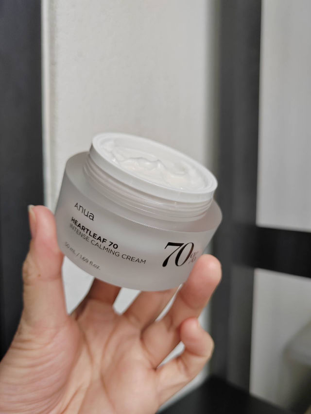 Anua Heartleaf Calming Cream 50mL อานัว ครีมบำรุงผิวสูตรอ่อนโยนที่ให้การบำรุงความชุ่มชื้น พร้อมปลอบประโลมผิวด้วยส่วนผสม Heartleaf และผิวแข็งแรงด้วยส่วนผสมเซราไมด์และแพนทีนอล