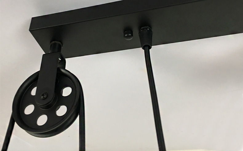 โคมไฟแขวนเพดานลูกรอกแบบย้อนยุควินเทจ 3 หัวสีดำ [Model 5049]