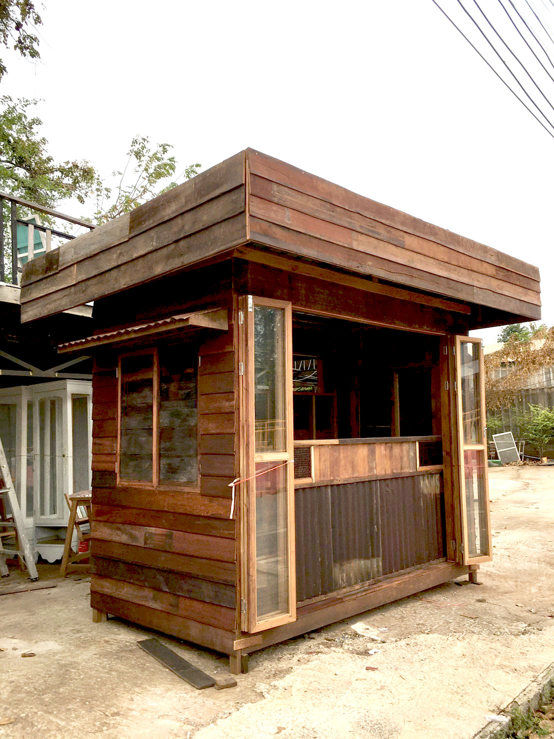 ซุ้มกาแฟไม้เก่า W 01