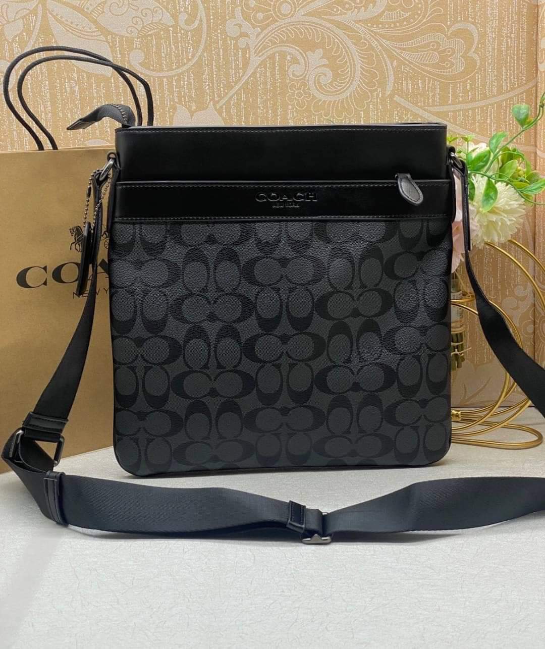 COACH MEN CROSSBODY (แอดไลน์ก่อนสั่งซื้อ)