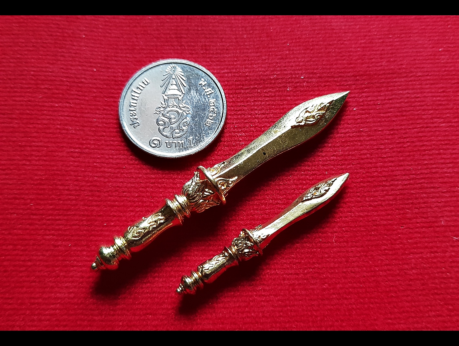 พระแสงขรรค์ชัยศรีเนศวร #สะท้านไตรภพ เนื้อทองทิพย์ (ขนาด5.5ซม. และ 3.3ซม) (ปลุกเสก 9พิธี เสาร์๕ ปี2563 พิธีพระกริ่งสะท้านไตรภพ) #รับประกันแท - หลวงพ่อเล็ก วัดท่าขนุน