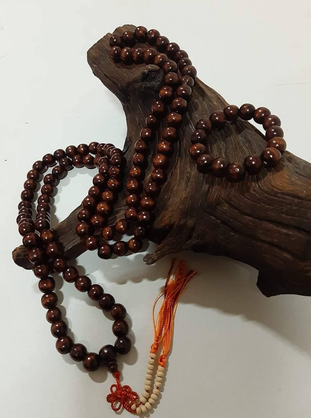 ประคำคอ 108เม็ด (ไม้ดวงตาสวรรค์ กลิ่นหอม ไม้จากพม่า) - (ขนาด15มิล ยาว28นิ้ว) - (ขายปลีก ขายส่ง เรทราคาอยู่กลางหน้าเว็บ)