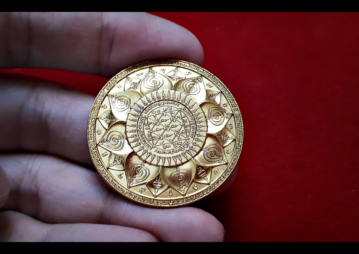 เหรียญทำน้ำมนต์ 7ขัน ฤาชา8ทิศ เนื้อทองแดง (ชุบทองคำ เพิ่มเติม) (ตำรับตำราวิชา พระอาจารย์ชาญณรงค์ อภิชิโต) ปี2561