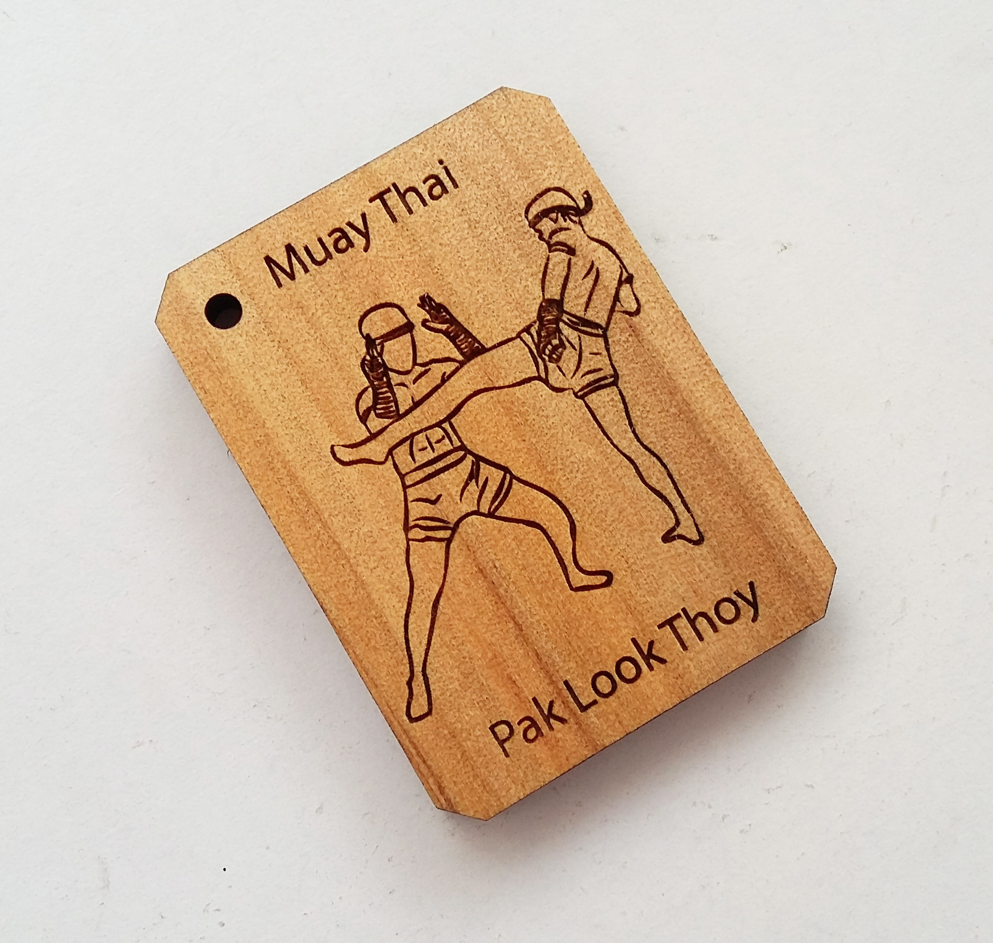 พวงกุญแจไม้แกะสลัก แม่ไม้มวยไทย-ปักลูกทอย