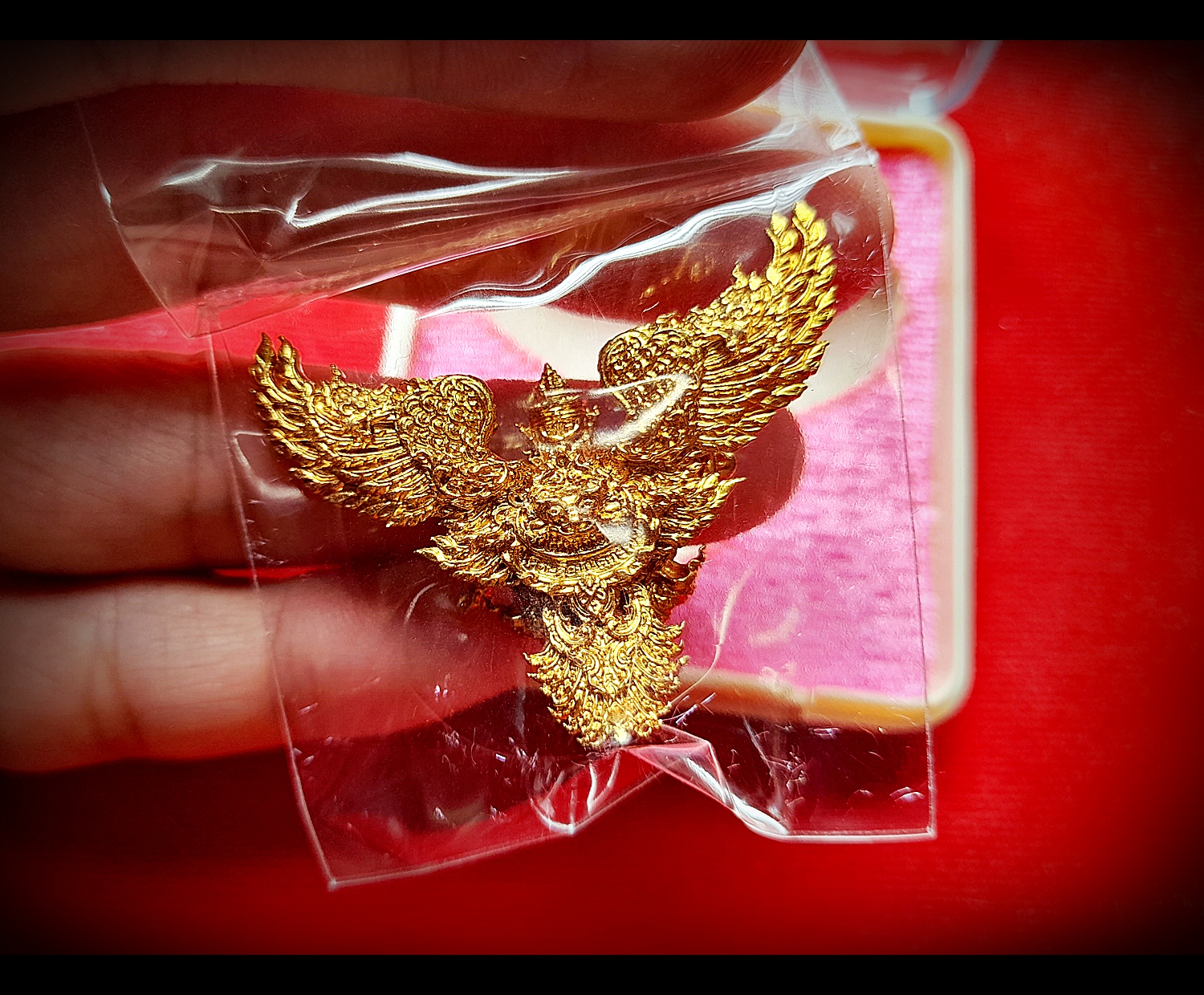 พญาครุฑ 6กร (ขนาด พกพา ห้อยคอ 3ซม.) - เนื้อมหาชนวนทองจังโก้