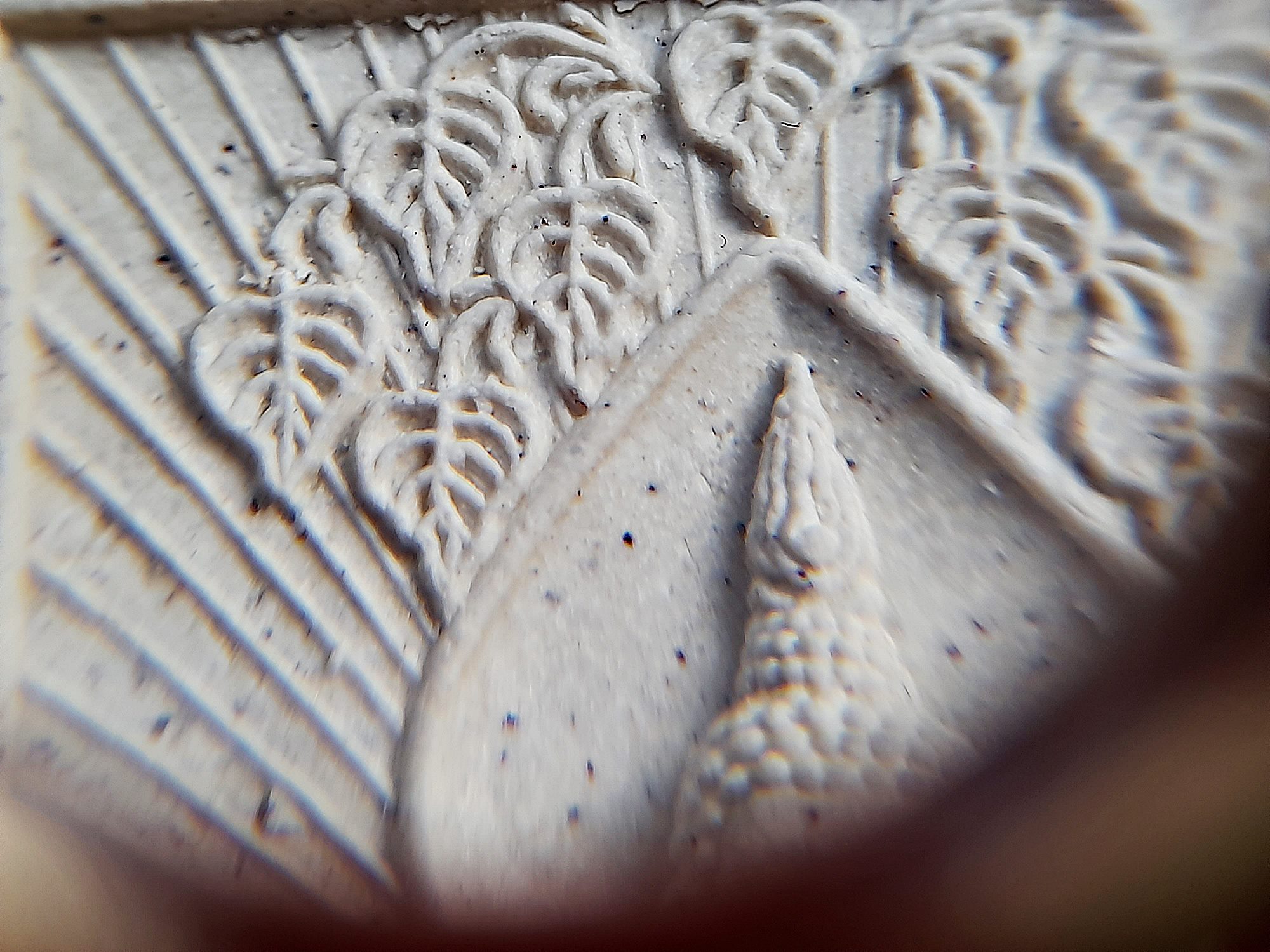 พระแหวกม่าน ปรกโพธิ์ (แหวกผ่านฟันฝ่าอุปสรรค ร่มเย็นเป็นสุข) เนื้อผงมวลสาร (มีรอยจารยันต์เพิ่มเติม) ปี25560 #รับประกันแท้ - พระอาจารย์สุริยัณ วัดป่าฉัพพรรณรังสี จ.ชัยภูมิ