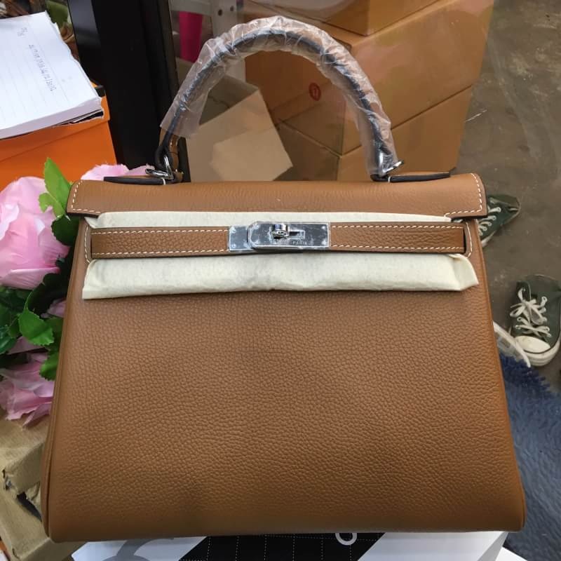 พร้อมส่ง กระเป่า hm kelly togo 28 cm สีน้ำตาลด้ายขาว