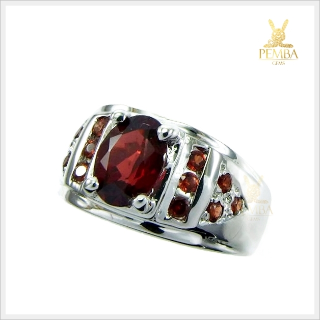 แหวนโกเมนแท้ เงินแท้925 ชุบทองคำขาว เพิ่มความมั่นใจ อย่างมีสไตล์