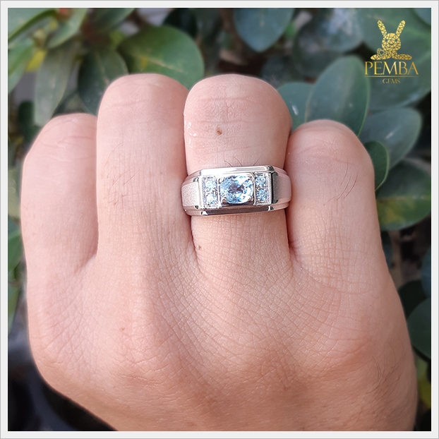 แหวนอะความารีนแท้ เงินแท้925 ชุบทองคำขาว อัญมณีสีฟ้าสวยใสดั่งน้ำทะเล