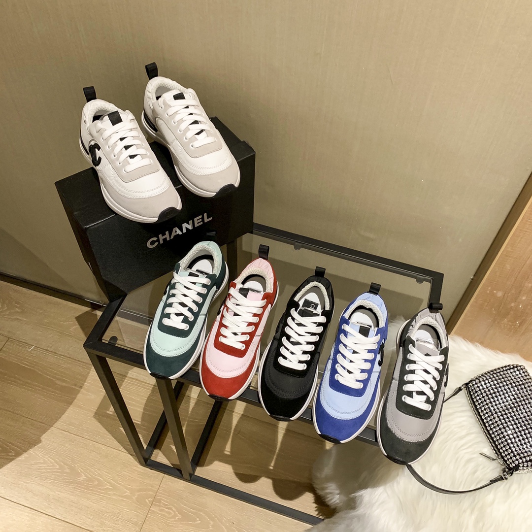 รองเท้า cn sneakers รุ่นใหม่ สอบถามไซส์ได้ค่ะสต็อคของเปลี่ยนตลอด
