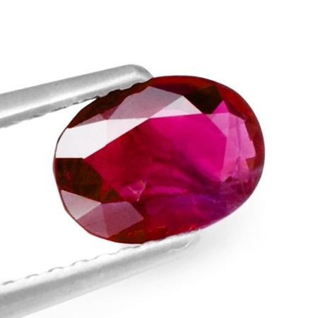 Burmuse Ruby พลอยทับทิมพม่า รูปไข่ หนัก 1.16 กะรัต สีแดง สีสวย สถาบันให้ RED ความสะอาดมองตาเปล่ามีตำหนิ แต่จะเห็นไม่ชัดเท่าในรูป ไฟดีปานกลาง