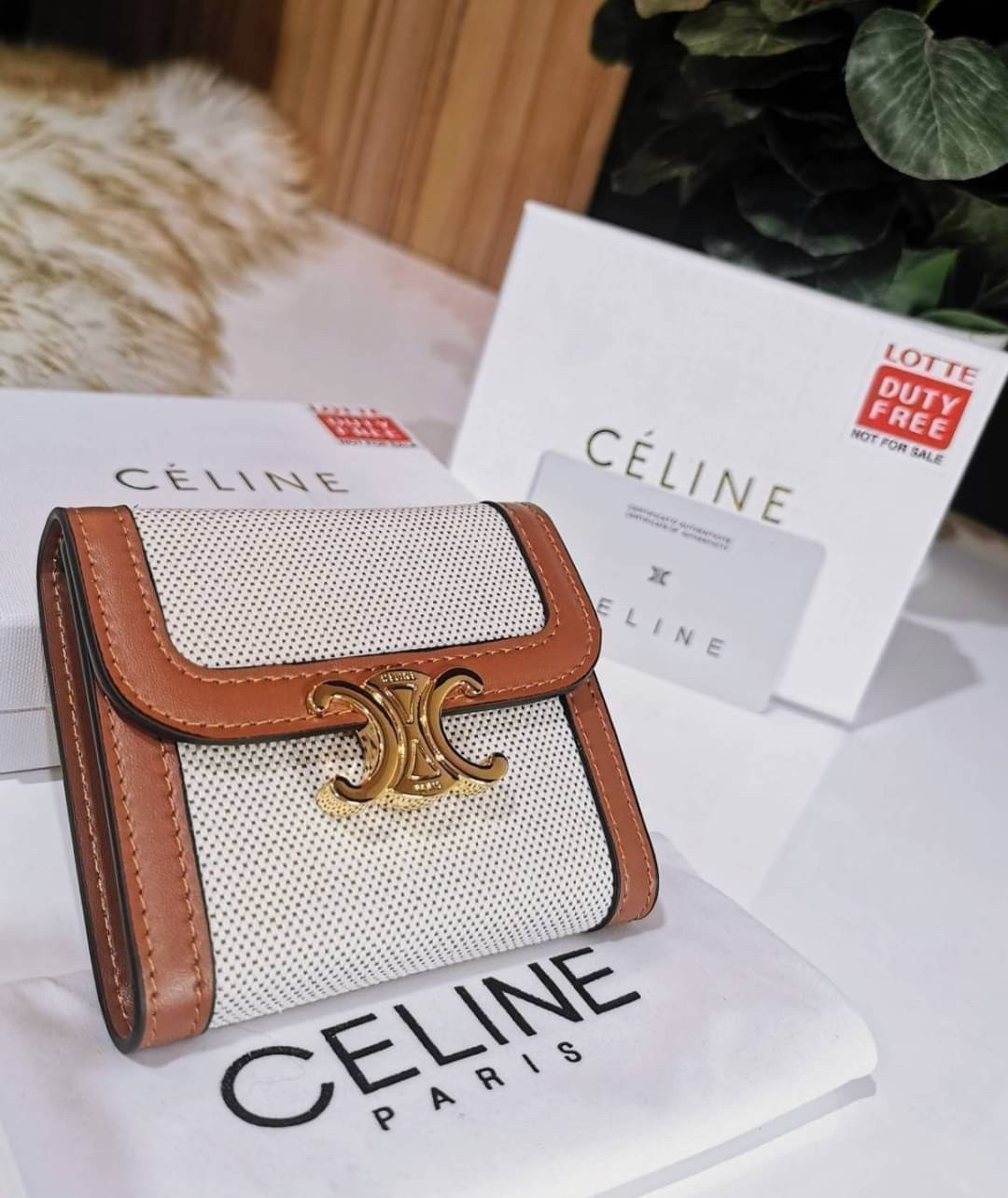CELINE SHORT WALLET VIP GIFT (แอดไลน์ก่อนสั่งซื้อ)