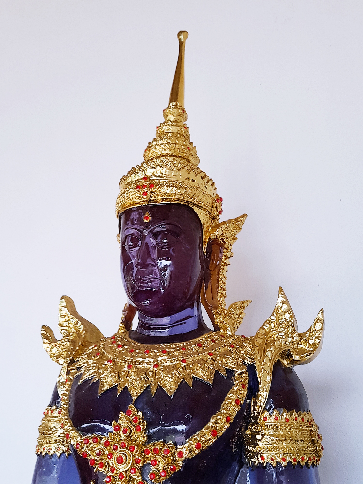 พระแก้วมรกต ปางพระจักรพรรดิ์ สีประจำวันเกิด7สี (ขนาดใหญ่) - (สีแดง สีเหลือง สีชมพู สีเขียว สีส้ม สีฟ้า สีม่วง)