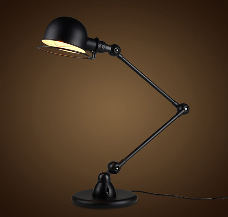 โคมไฟตั้งโต๊ะเหล็กสีดำสไตล์ Industrial [MST-33]