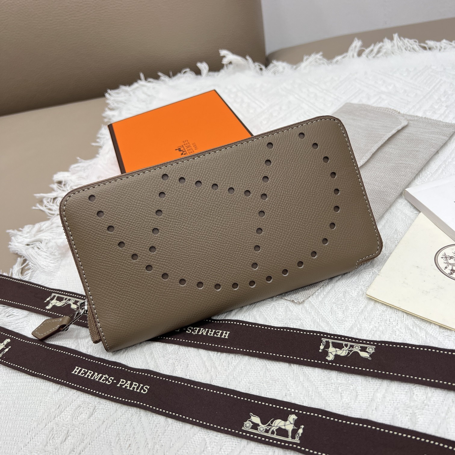 กระเป๋าสตางค์ hm long wallet ใบยาว ซิปรอบ เขียว ดำ เทา น้ำตาล ฟ้า ชมพู ส้ม