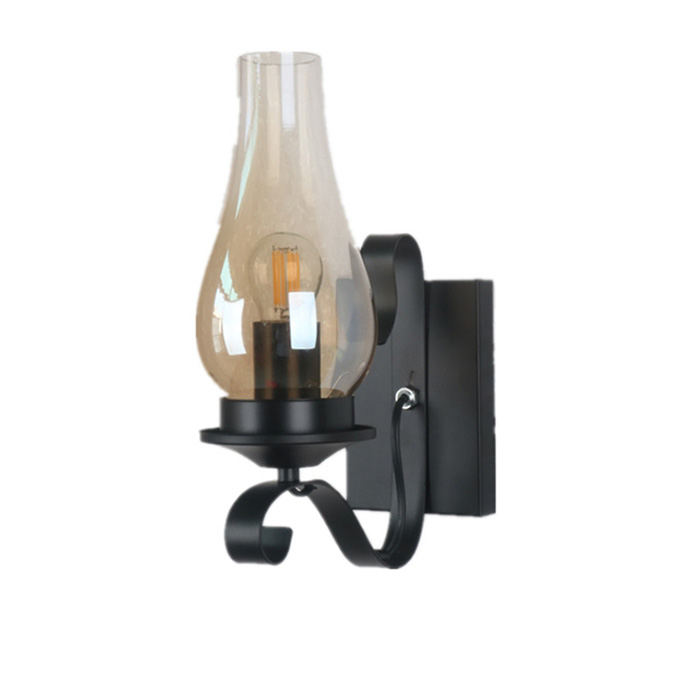 โคมไฟติดผนังทรงตะเกียงย้อนยุคโป๊ะแก้วสีชาฐานสีดำ [WL336]