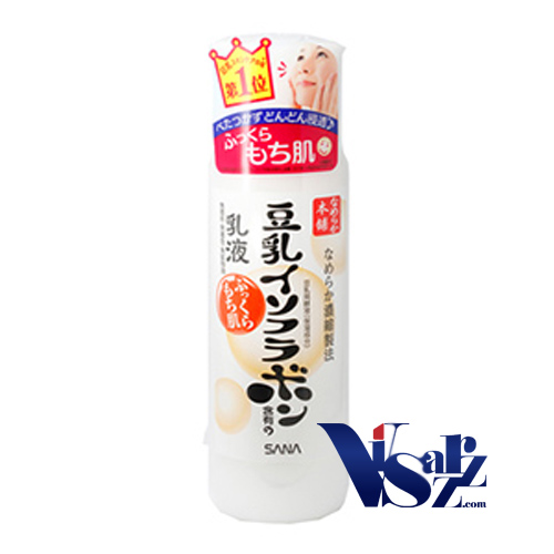 Sana Nameraka Honpo Emulsion 150mL อิมัลชั่นบำรุงผิว อุดมด้วยสารสกัดจากถั่วเหลือง "Isoflavone" คล้ายฮอร์โมนเอสโตรเจนในเพศหญิง จึงช่วยเพิ่มประสิทธิภาพ การทำงานของชั้นผิวหนัง ให้เซลล์ผิวเก่าที่เสื่อมสภาพหลุดออกอย่างง่ายดาย เพื่อผิวที่ยืดหยุ่น และเ