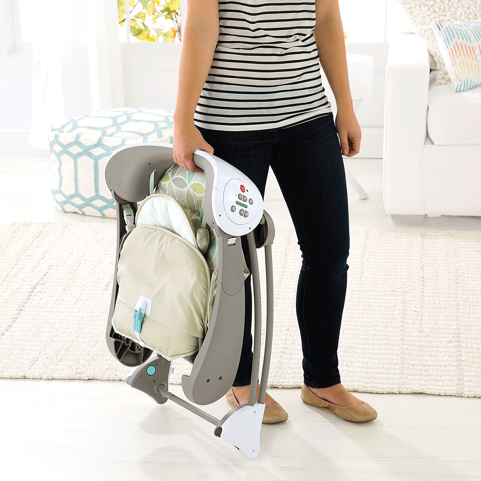 เปลสั่นและไกวสวิงอัตโนมัติพร้อมเสียงดนตรี Fisher-Price Deluxe Take-Along Swing and Seat