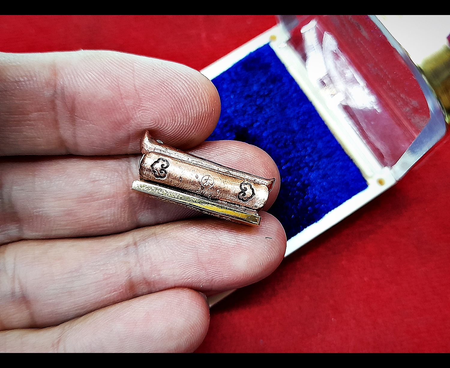 กิมปั่ง ฝั่งเพรช สวารอฟสกี้(Swarovski) เนื้อนวะ(มีส่วนผสมของทองคำ) บรรจุอุดมวลสาร ฐานทองคำแท้ รุ่น2 ปี2564