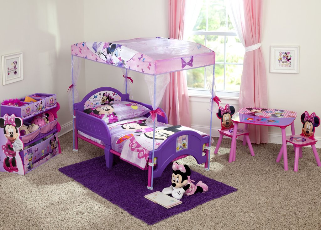 ชุดโต๊ะและเก้าอี้สำหรับเด็ก Delta Children Table & Chairs Set (Minnie Mouse)