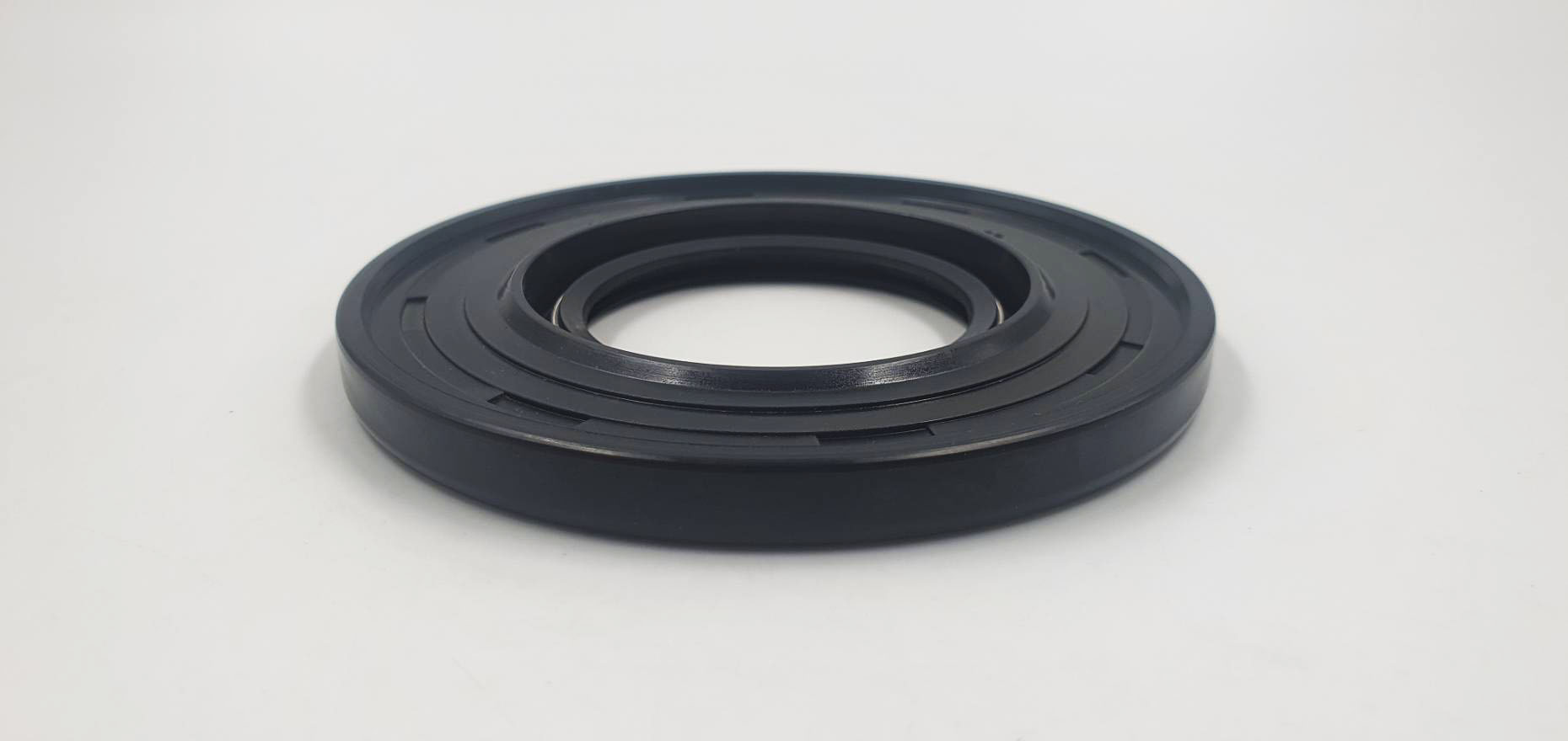 ซีลเพลาลอย (ตัวนอก) Toyota Vigo Revo Isuzu D-max NKR สำหรับ ใช้กับเพลาลอย รถกระบะ รถบรรทุก สินค้าใหม่จากโรงงาน ราคาต่อชิ้น