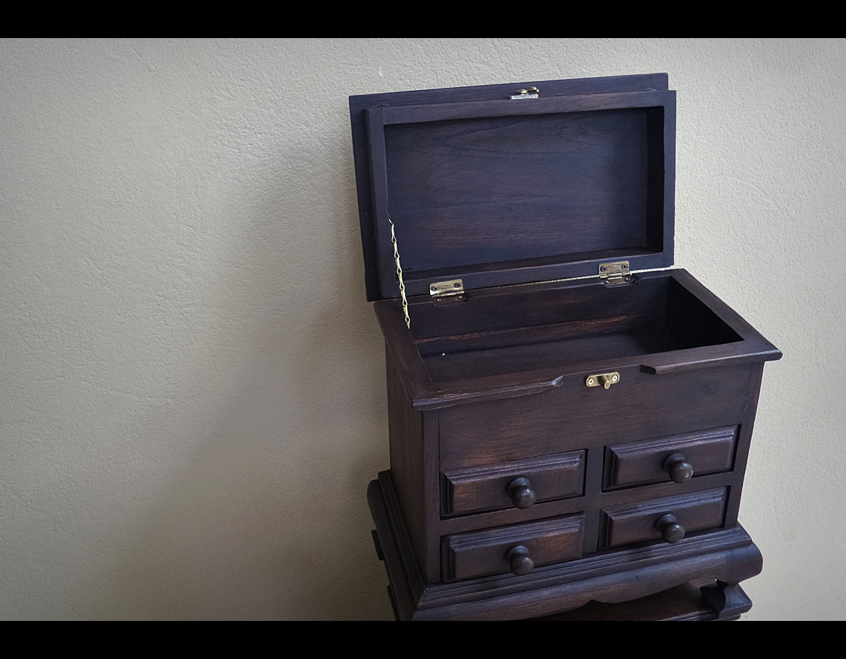 ตู้ลิ้นชักไม้สัก ขนาดเล็ก แนวย้อนยุค Vintage วินเทจ โบราณ คลาสิค ประดับ ตกแต่งบ้าน ร้าน สถานที่