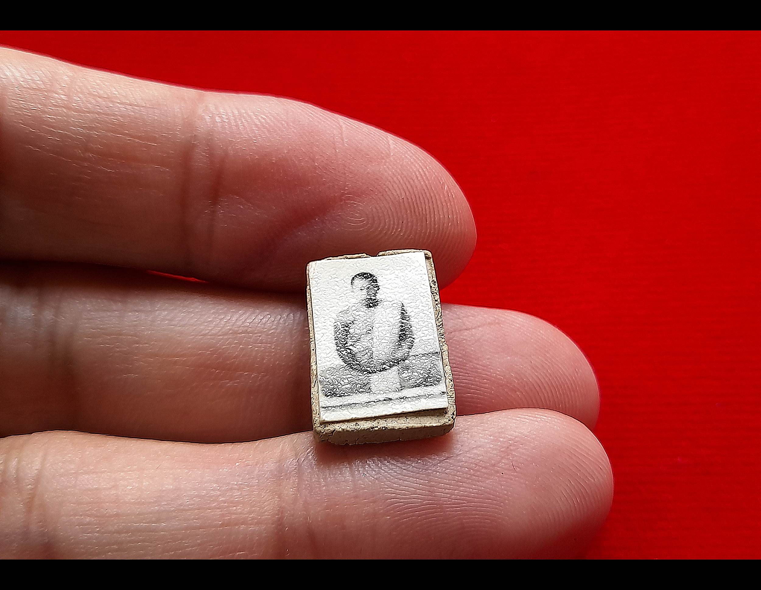 พระสมเด็จ (เล็กจิ๋ว) หลัง รูปถ่าย เต็มองค์ (กระดาษหนังไก่) เนื้ิอผงมวลสาร ปี2512 #รับประกันแท้และทัน - หลวงพ่อยงยุทธ วัดเขาไม้แดง จ.ชลบุรี