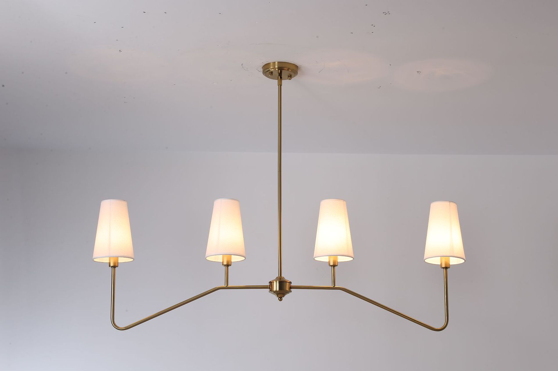 โคมไฟแขวนเพดานโครงเหล็กสไตล์อเมริกันหัวโคมทรงกรวยผ้าสีขาว [RN-6813]