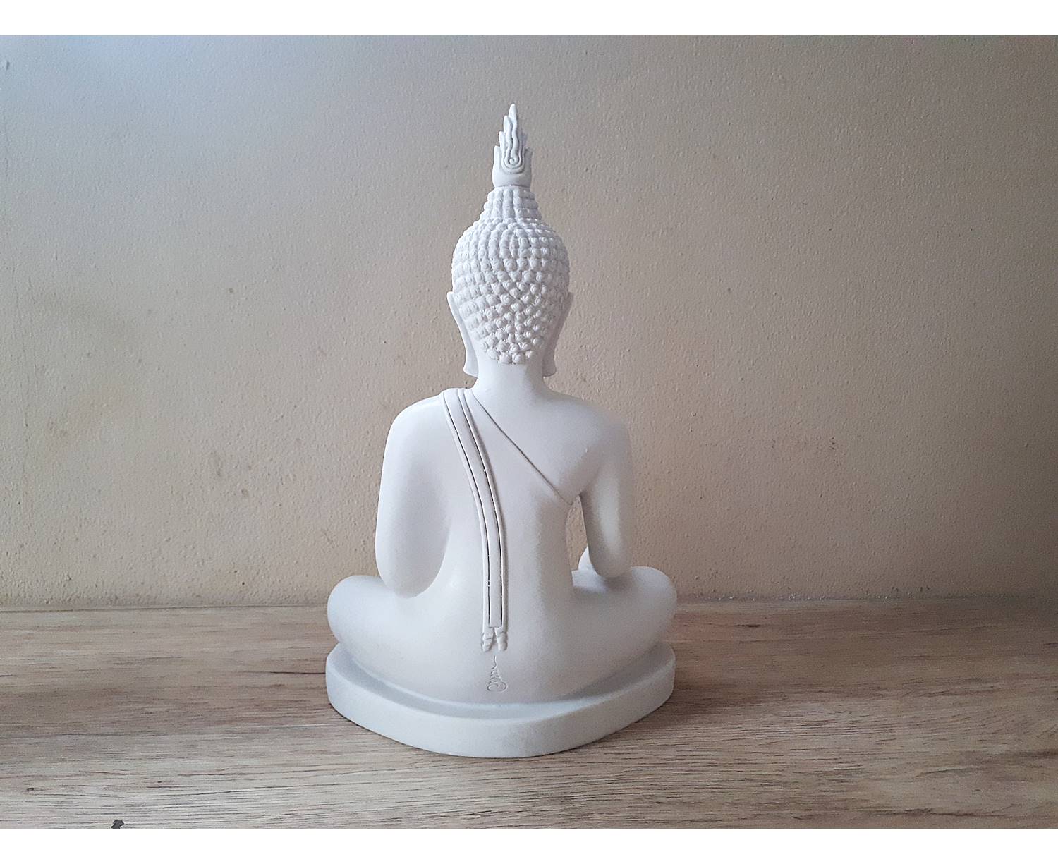 รูปหล่อ พระพุทธรูป เชียงแสนสุโขทัย ปางสมาธิ ปางมารวิชัย เนื้อเรซิ่น สีขาวงา - (หน้าตัก9นิ้ว สูง13.5นิ้ว ลึก5นิ้ว)