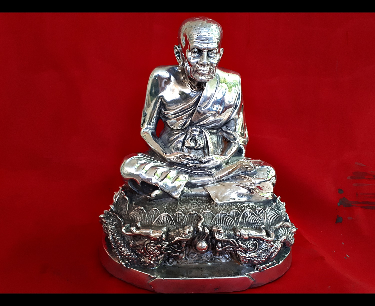 หลวงปู่ทวด องค์ใหญ่ หน้าตัก 9นิ้ว เนื้อเงิน