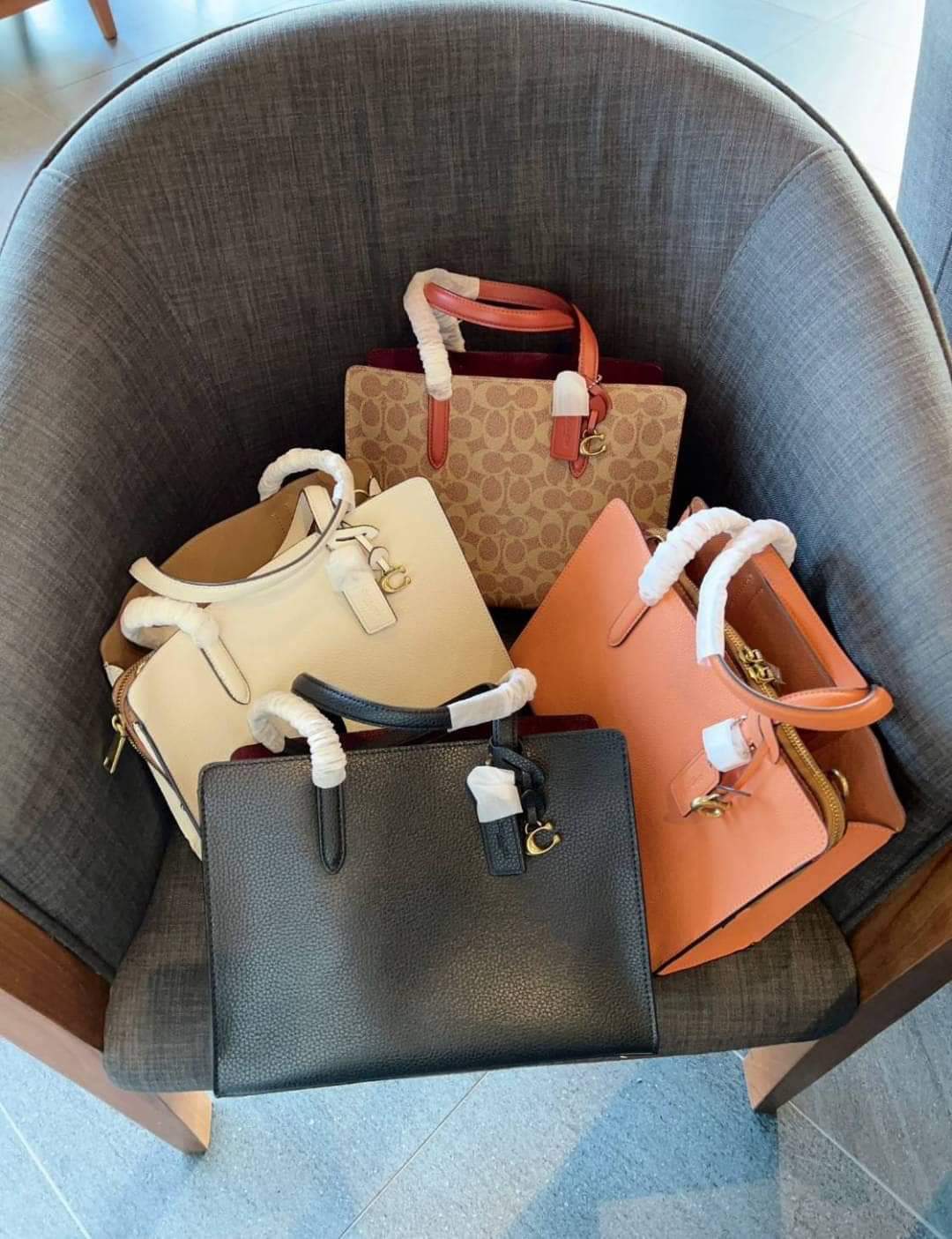 COACH CARTER CARRYALL((CJ806)) (แอดไลน์ก่อนสั่งซื้อ)