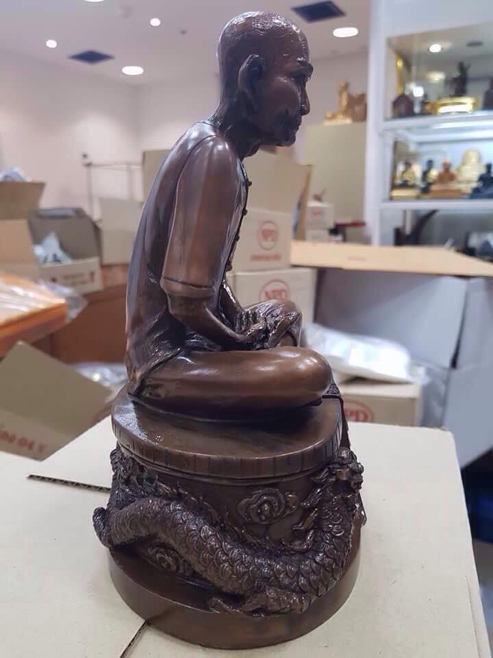 เซียนแปะโรงสี วัดศาลเจ้า องค์ใหญ่ ขนาดบูชา 9นิ้ว ฐานมังกร เนื้อโลหะรมดำ