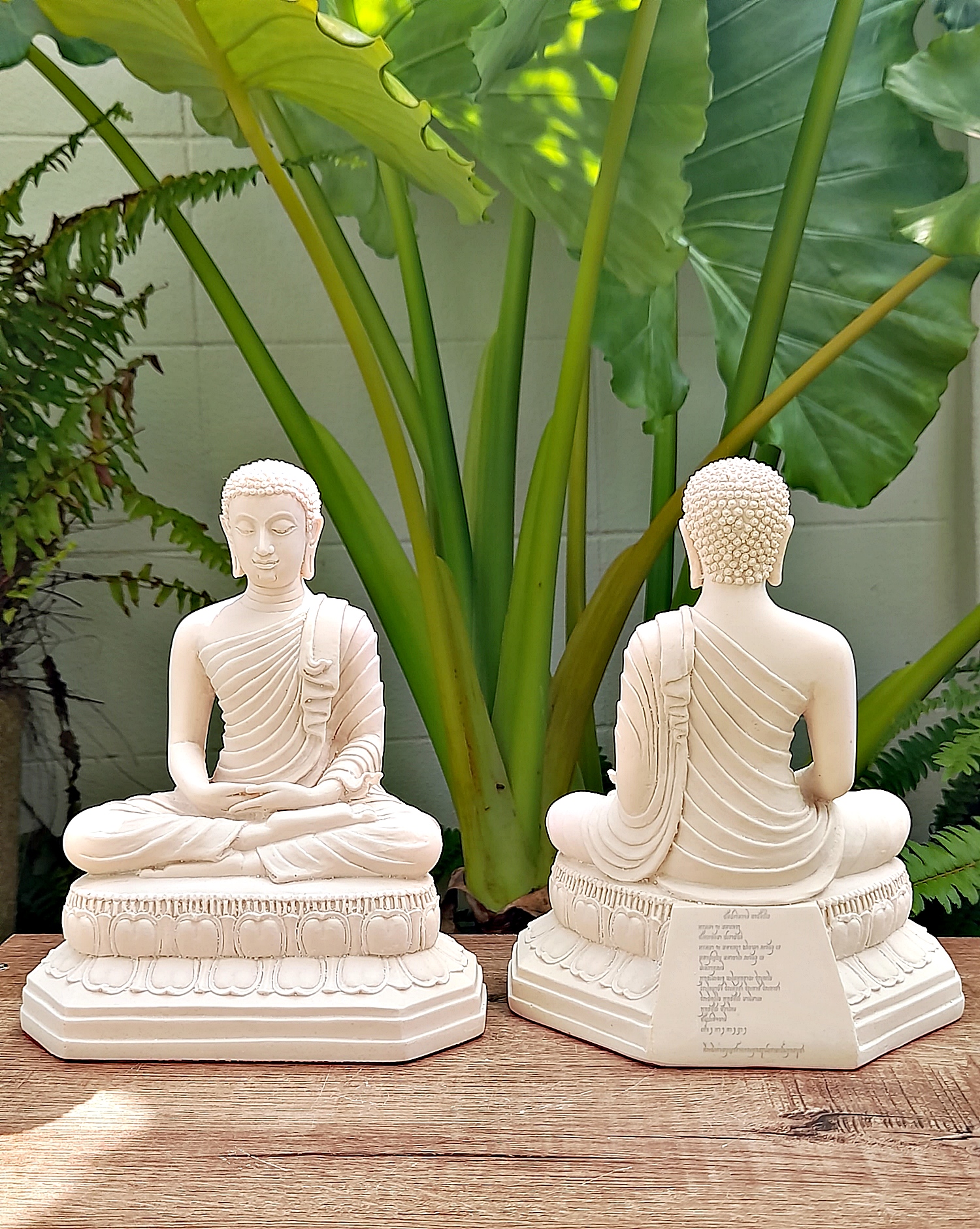 รูปหล่อ พระปัจเจกพุทธเจ้า ฐานหลังคาถาเงินล้าน เนื้อเรซิ่นผสมหินอ่อน (เกรดเอ หล่อตัน) (ขนาดตั้งบูชา หน้าตัก5นิ้ว) สีขาวนวล (เข้าพิธีบวงรวงตามแบบฉบับหลวงพ่อฤาษีวัดท่าซุง) ปี2564