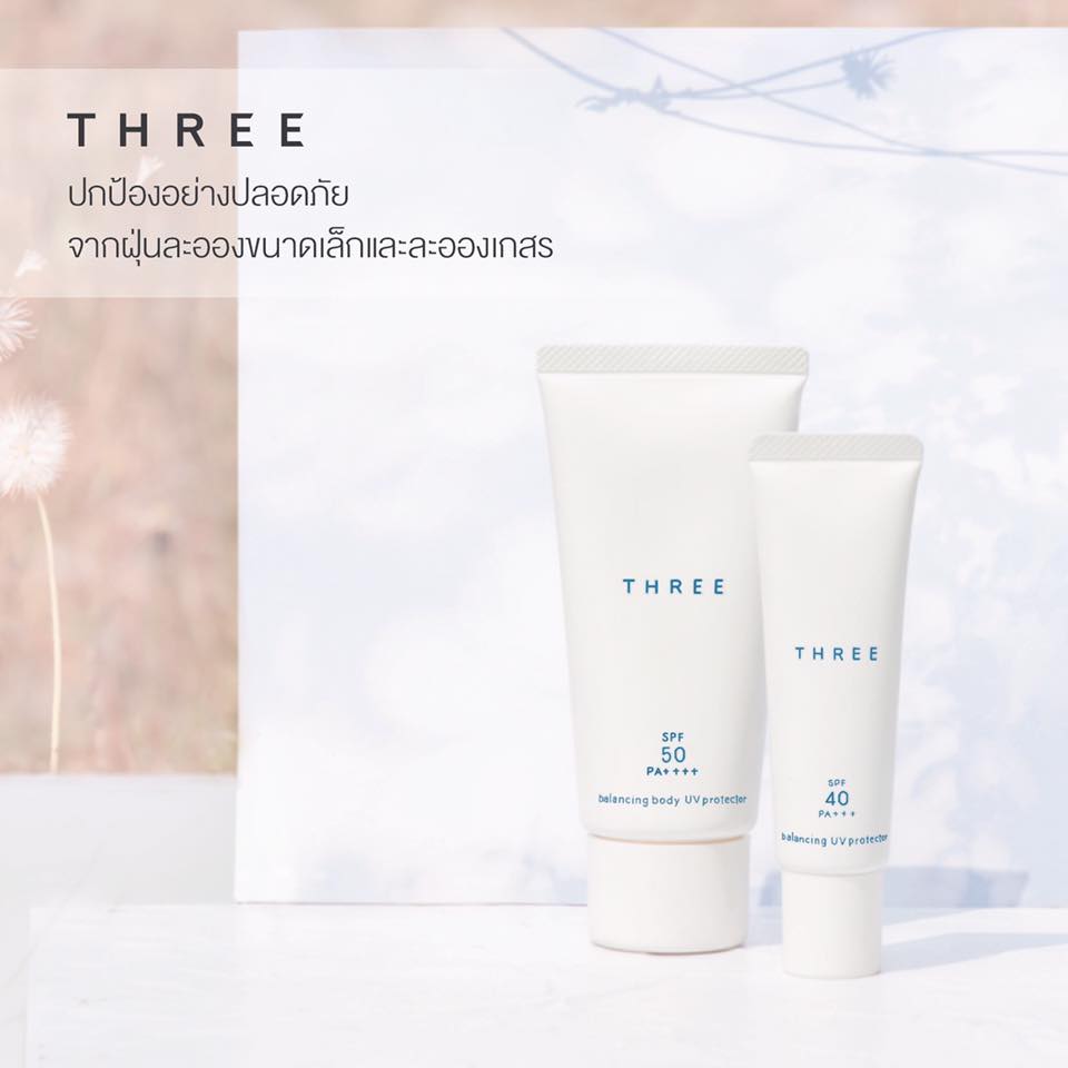 Three Balancing UV Protector R SPF40 PA+++ (Waterproof) 30mL ครีมกันแดดสำหรับผิวหน้าที่มีส่วนผสมจากธรรมชาติถึง 94% แต่ให้การปกป้องผิวจากรังสี UVA และ UVB ด้วยค่า SPF สูงสุด เนื้อครีมบางเบาเกลี่ยง่าย ไม่ทิ้งคราบขาวและความมัน ใช้ก่อนรองพื้นแ