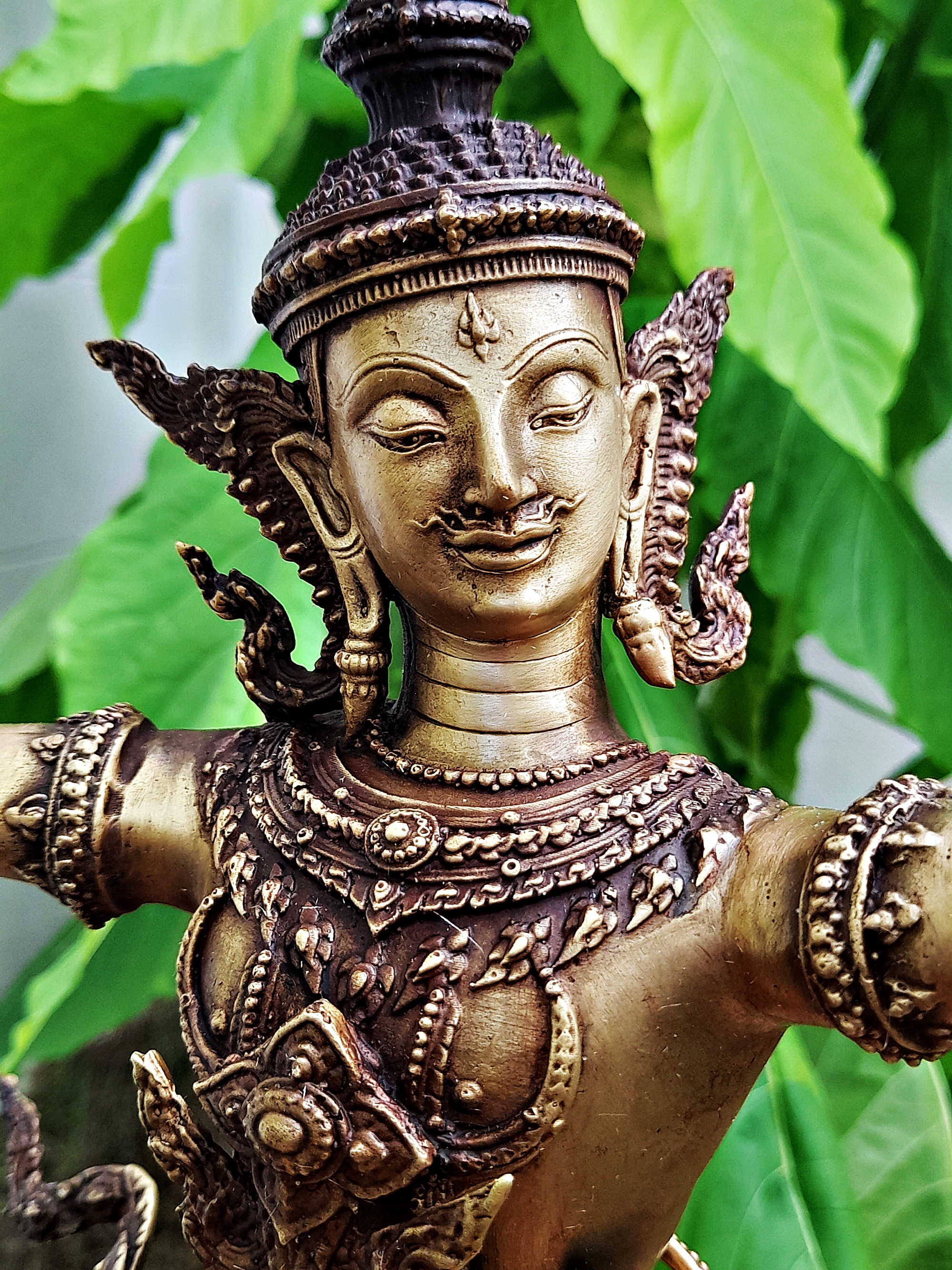 รูปหล่อ พระลักษณ์ หน้าทอง(สวมมงกุฎชฎา ถืออาวุธคู่กาย คันศรธนู พญานาค เหน็บพระขรรค์) ปางเทวดาทรงเครื่องยศชุดไทย เนื้อทองเหลือง งานระเอียด (องค์ใหญ่ขนาดตั้งบูชา สูง16นิ้ว) #เข้าพิธีบวงสรวงปลุกเสก แล้ว ปี2564 #รับประกันแท้