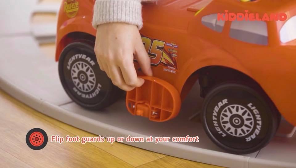 รถแมคควีนแบตเตอรี่พร้อมรางขับขี่ Kiddieland Cars Lightning McQueen 2-in-1 Battery Powered Activity Ride-On