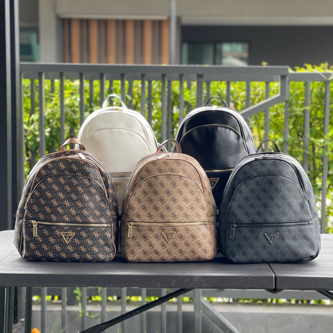GUESS – กระเป๋าเป้แฟชั่น (แอดไลน์ก่อนสั่งซื้อ)